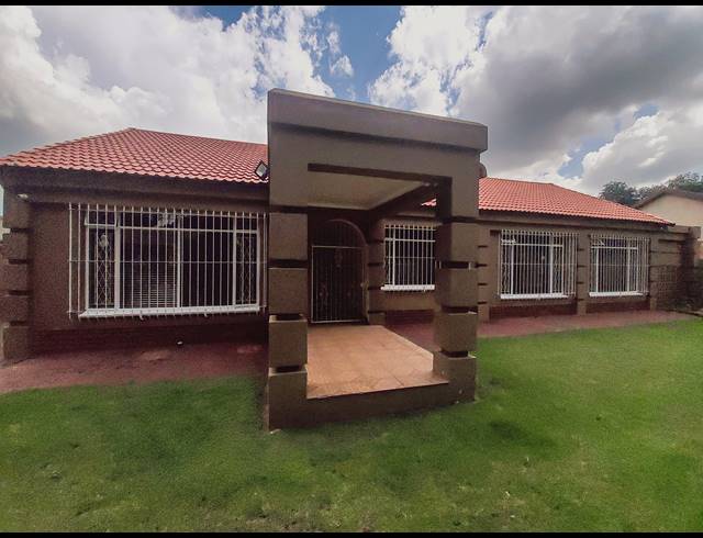 3 BEDROOM HOUSE FOR SALE IN VAALPARK